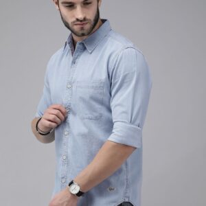 The Lifestyle Co Men Light Blue Solid Regular Fit Chambray Casual Shirt