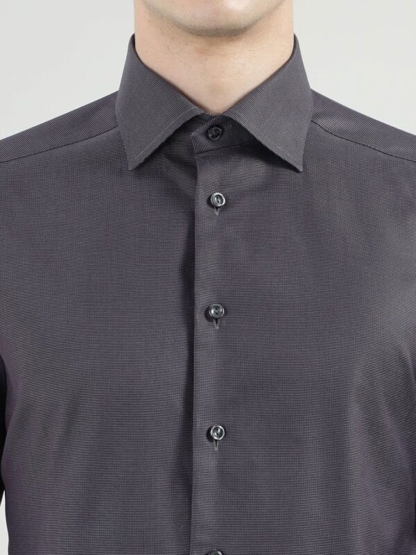 Men Slim Fit Spread Collar Solid Cotton Formal Shirt - Image 2