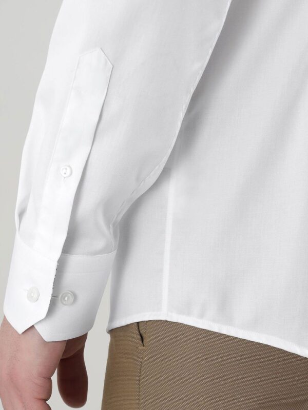 Men Slim Fit Spread Collar Solid Cotton Casual Shirt - Image 3