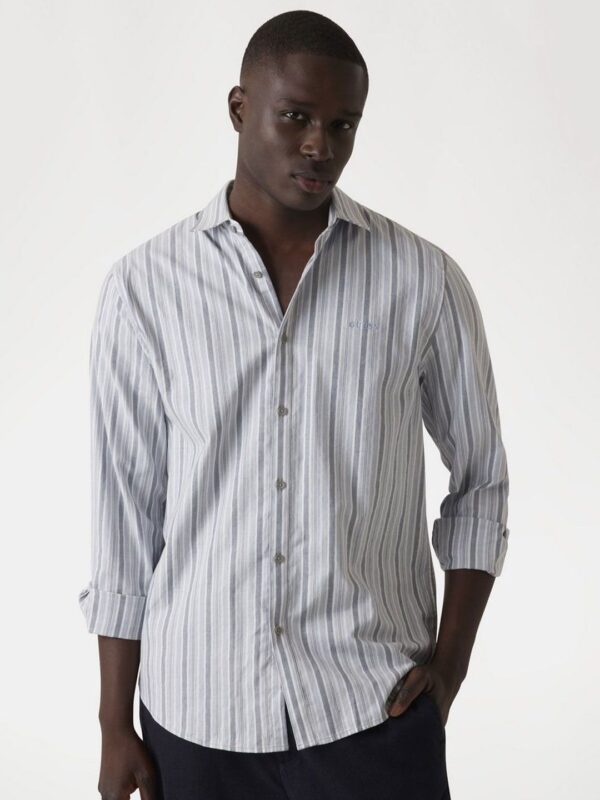 Men Vertical Striped Spread Collar Casual Shirt
